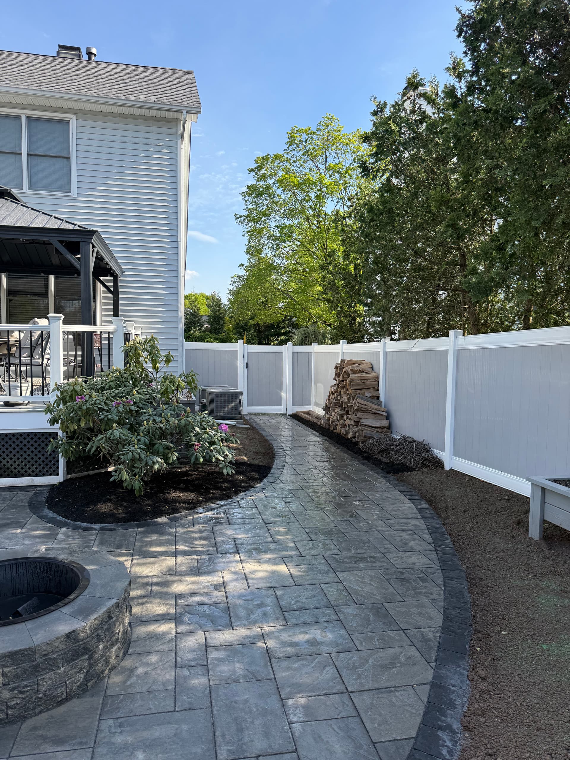 Gallery photos for Techo-Bloc Paver Patio and Fire Pit Build in Hillsborough: Image #1