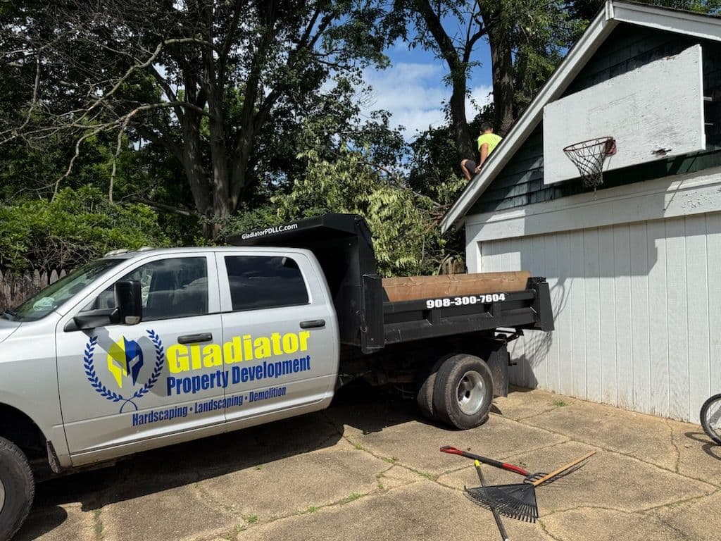 Gallery photos for Efficient Storm Damage Tree Removal Service: Image #1