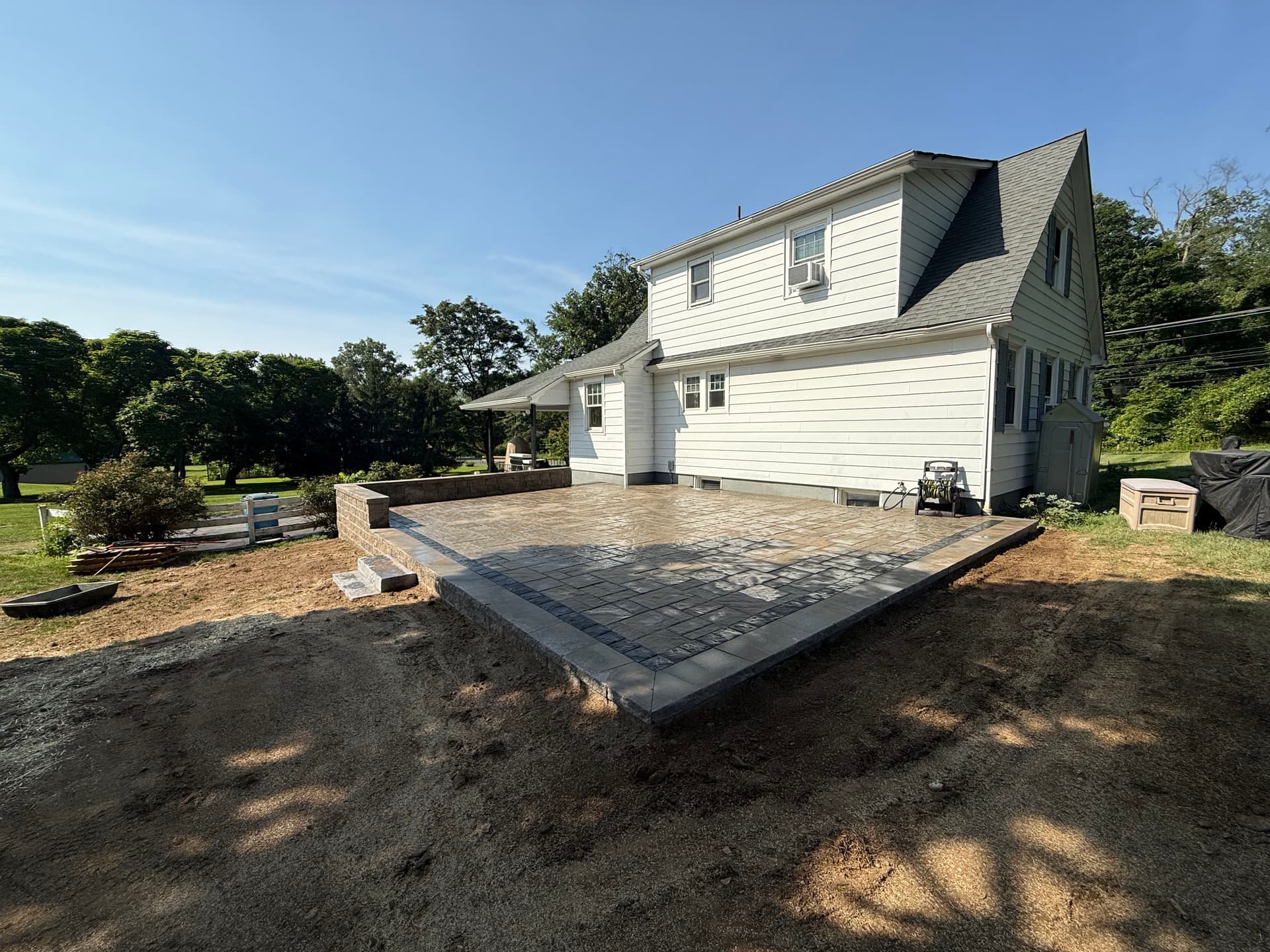 Gallery photos for Blu 60 Slate Patio with Semma Retaining and Seating Walls: Image #1