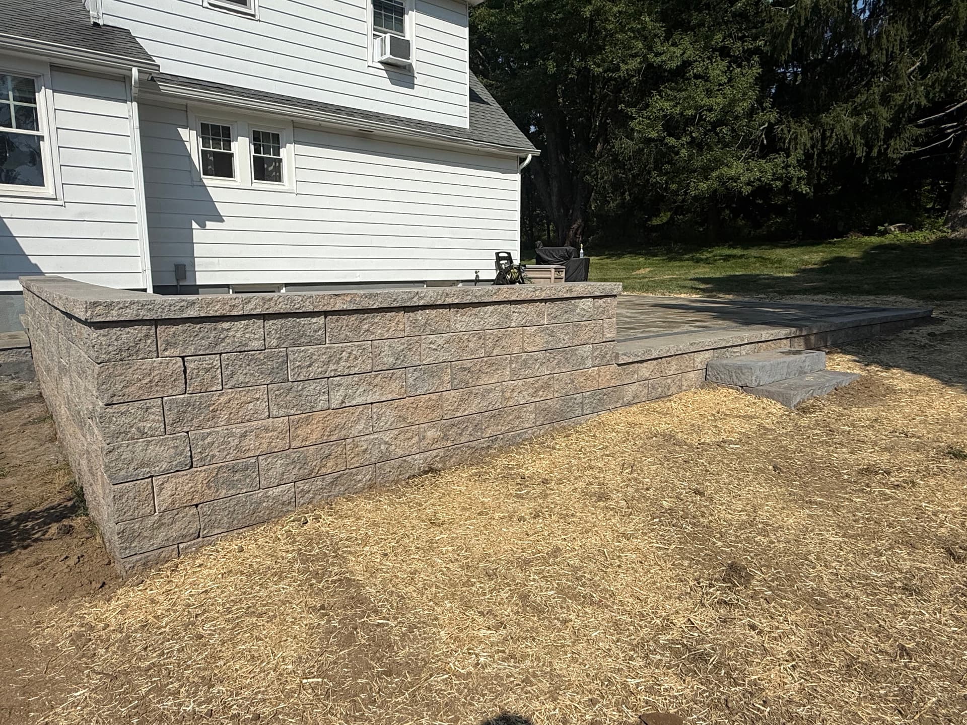 Gallery photos for Blu 60 Slate Patio with Semma Retaining and Seating Walls: Image #2